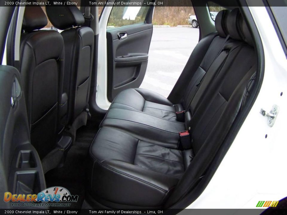 2009 Chevrolet Impala LT White / Ebony Photo #13