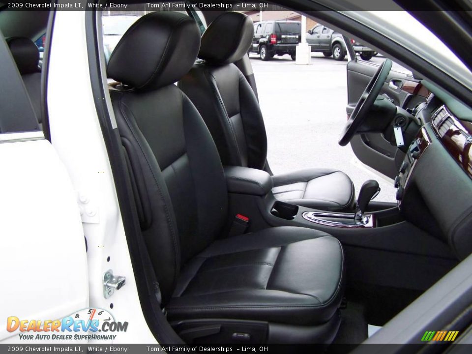 2009 Chevrolet Impala LT White / Ebony Photo #15