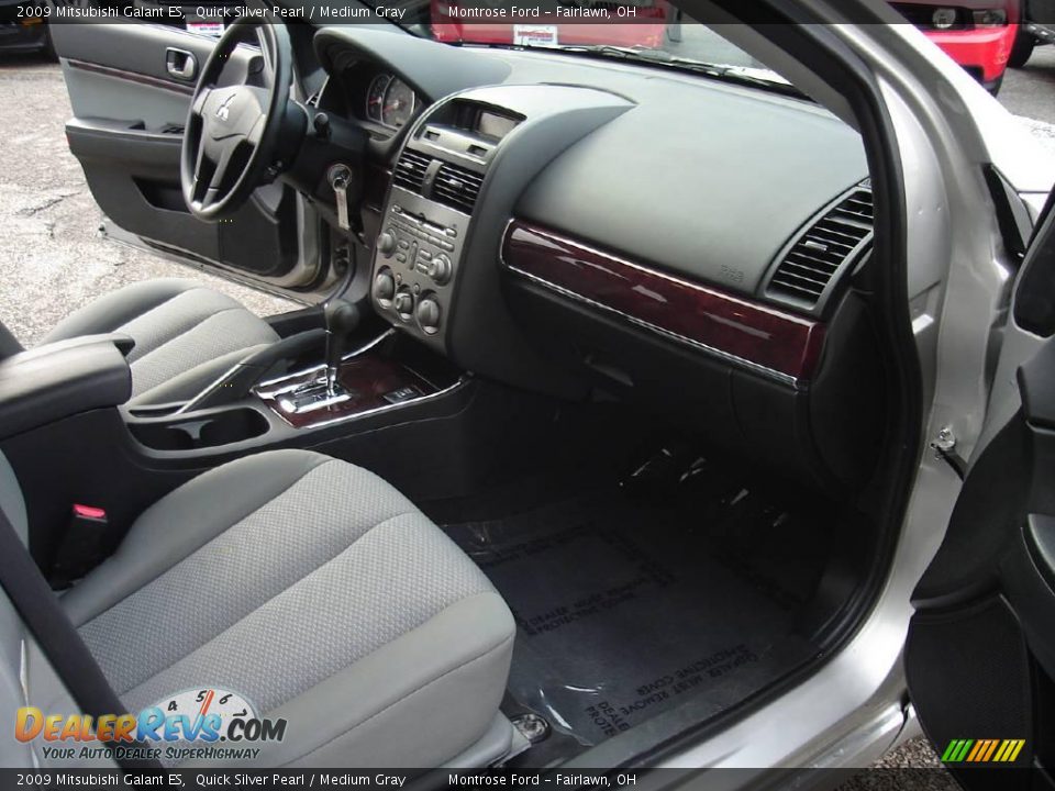 2009 Mitsubishi Galant ES Quick Silver Pearl / Medium Gray Photo #19