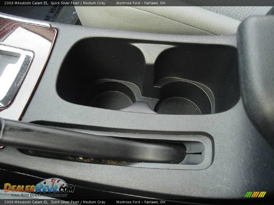 2009 Mitsubishi Galant ES Quick Silver Pearl / Medium Gray Photo #30