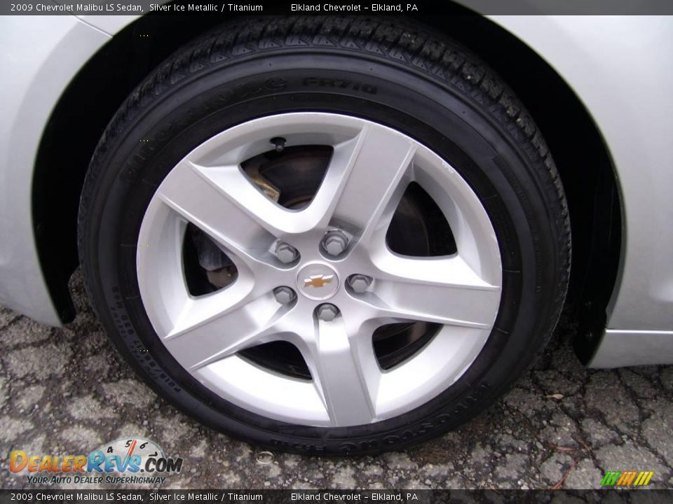 2009 Chevrolet Malibu LS Sedan Silver Ice Metallic / Titanium Photo #9