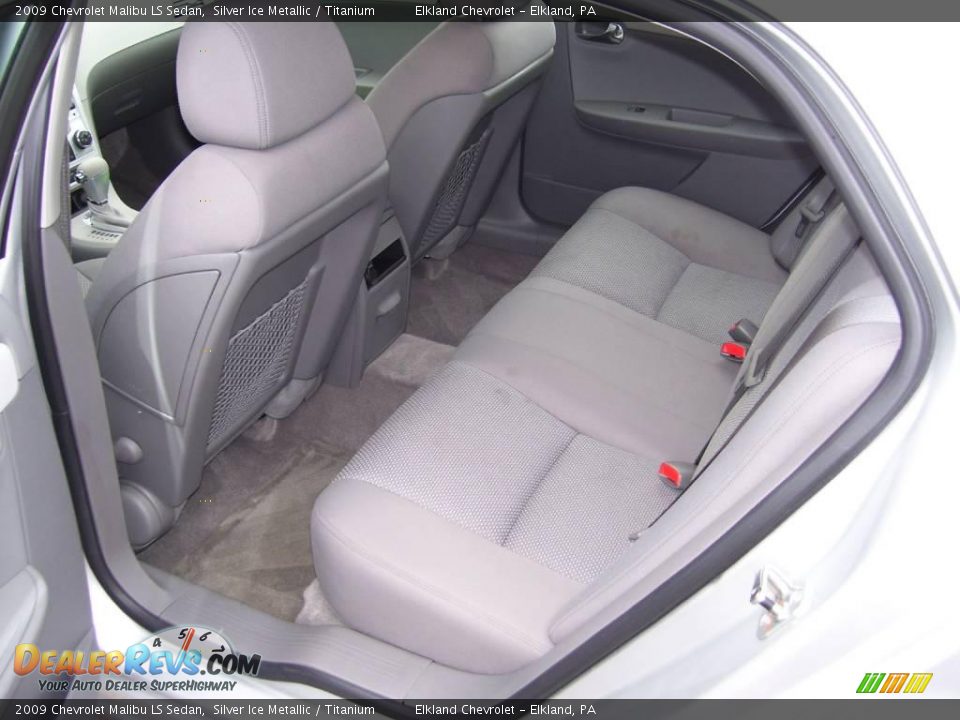 2009 Chevrolet Malibu LS Sedan Silver Ice Metallic / Titanium Photo #19