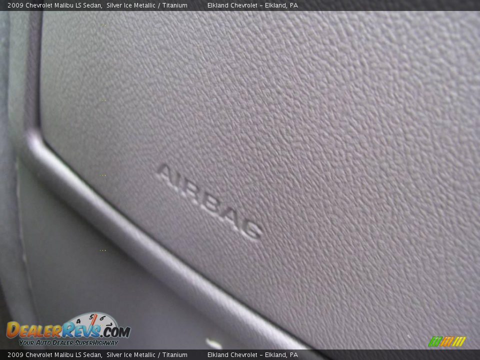 2009 Chevrolet Malibu LS Sedan Silver Ice Metallic / Titanium Photo #20