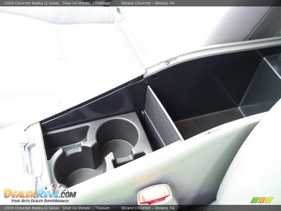 2009 Chevrolet Malibu LS Sedan Silver Ice Metallic / Titanium Photo #27