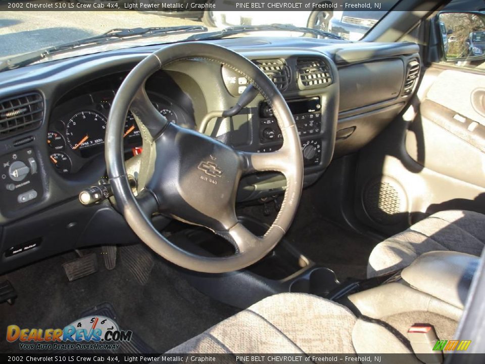 2002 Chevrolet S10 LS Crew Cab 4x4 Light Pewter Metallic / Graphite Photo #8