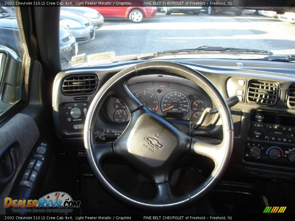 2002 Chevrolet S10 LS Crew Cab 4x4 Light Pewter Metallic / Graphite Photo #11