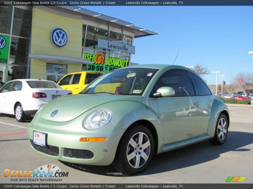 2006 Volkswagen New Beetle 2.5 Coupe Gecko Green Metallic / Cream Photo #1
