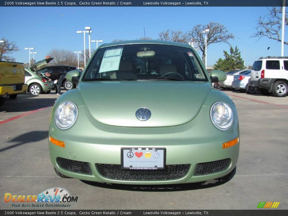 2006 Volkswagen New Beetle 2.5 Coupe Gecko Green Metallic / Cream Photo #8