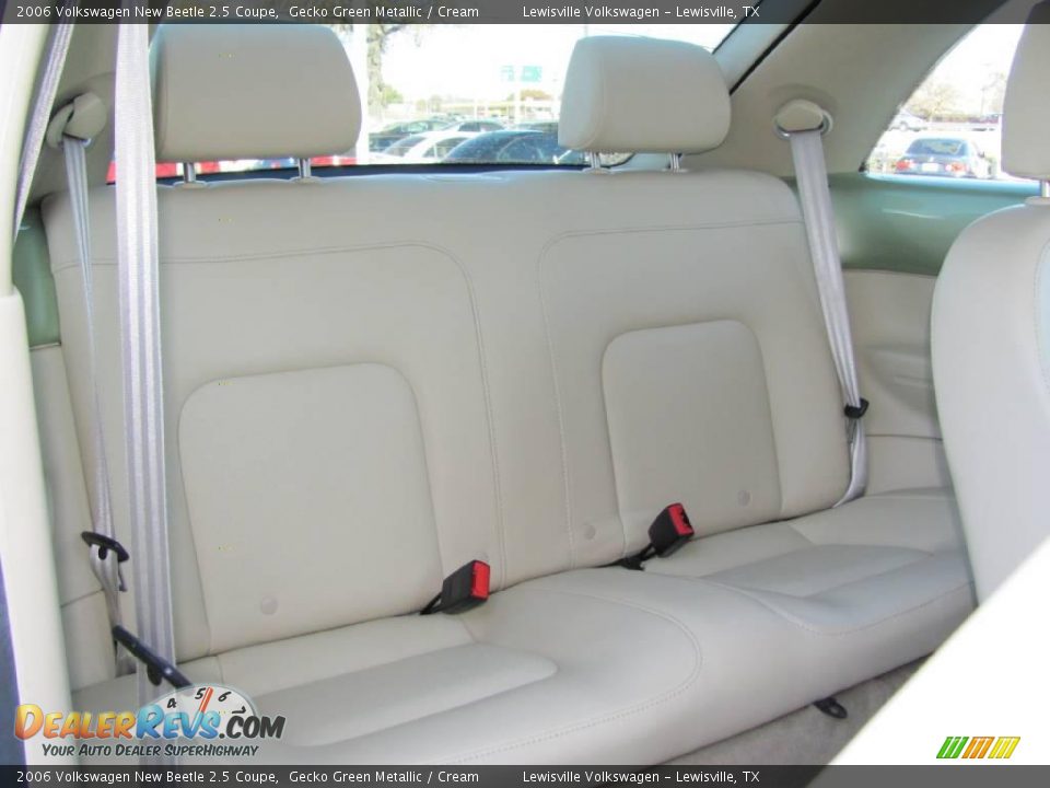 2006 Volkswagen New Beetle 2.5 Coupe Gecko Green Metallic / Cream Photo #12
