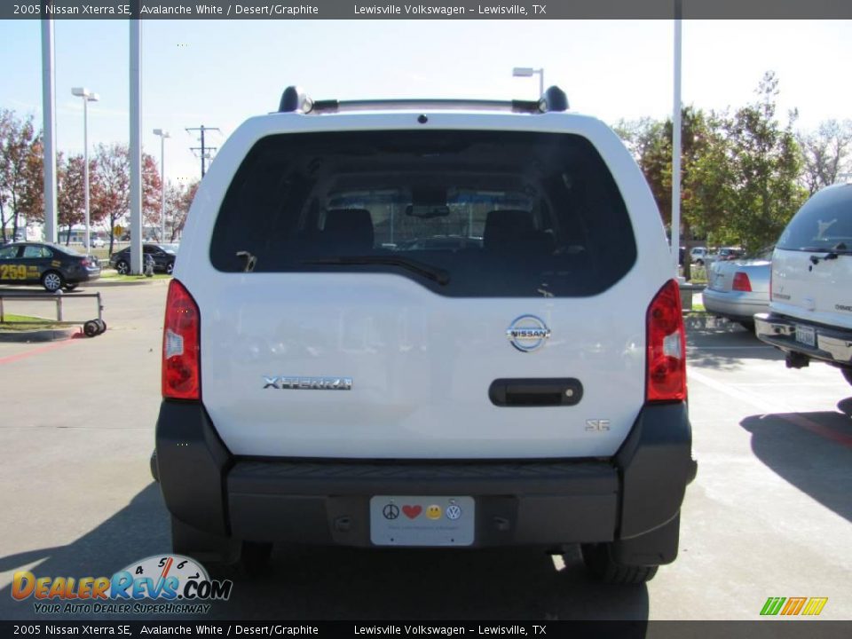 2005 Nissan Xterra SE Avalanche White / Desert/Graphite Photo #4