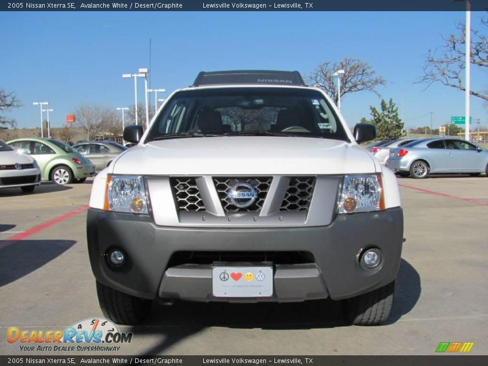 2005 Nissan Xterra SE Avalanche White / Desert/Graphite Photo #8