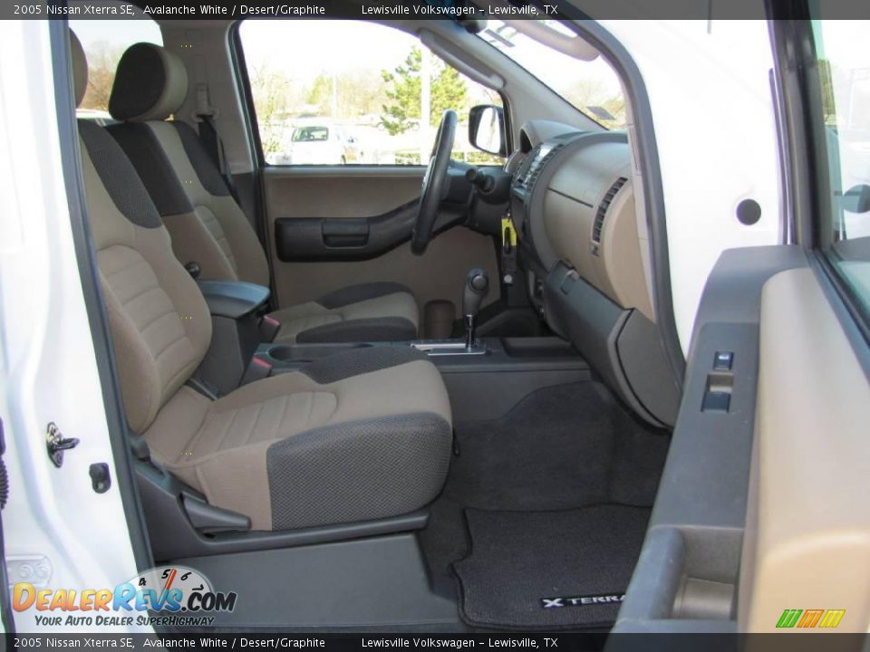 2005 Nissan Xterra SE Avalanche White / Desert/Graphite Photo #10