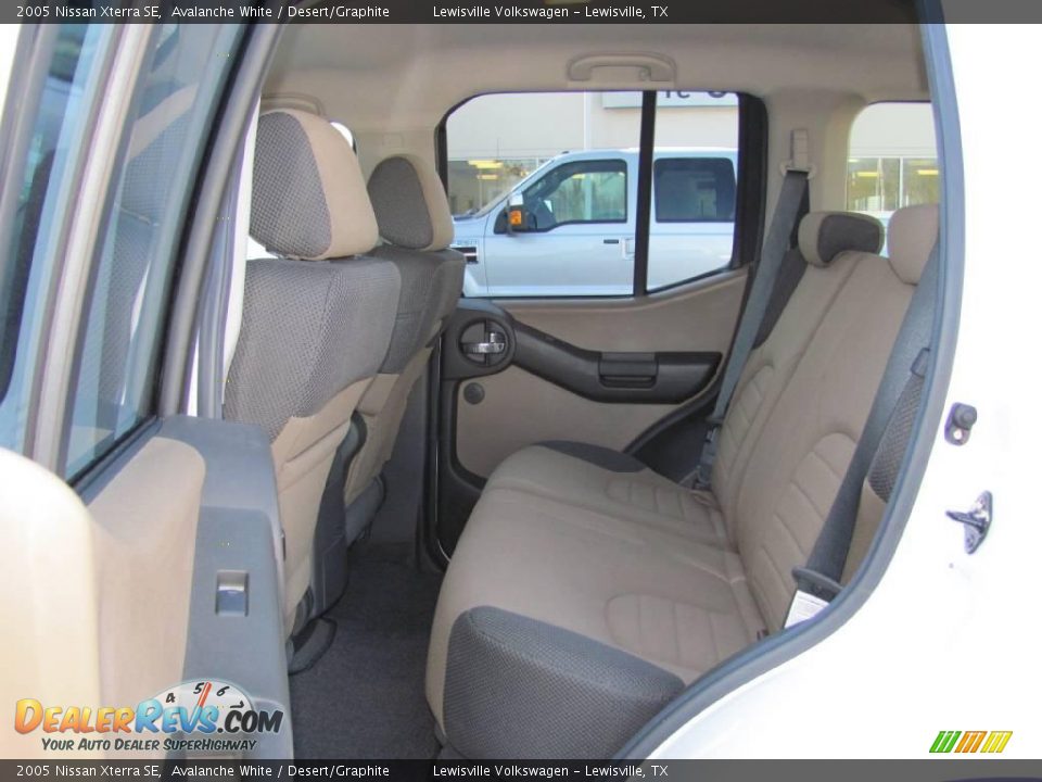 2005 Nissan Xterra SE Avalanche White / Desert/Graphite Photo #12