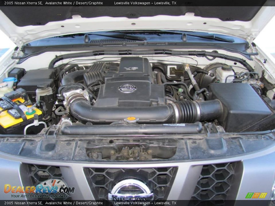 2005 Nissan Xterra SE Avalanche White / Desert/Graphite Photo #18