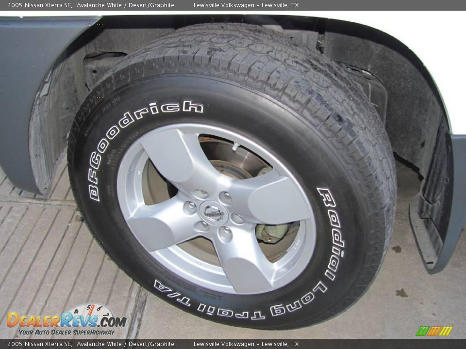 2005 Nissan Xterra SE Avalanche White / Desert/Graphite Photo #20