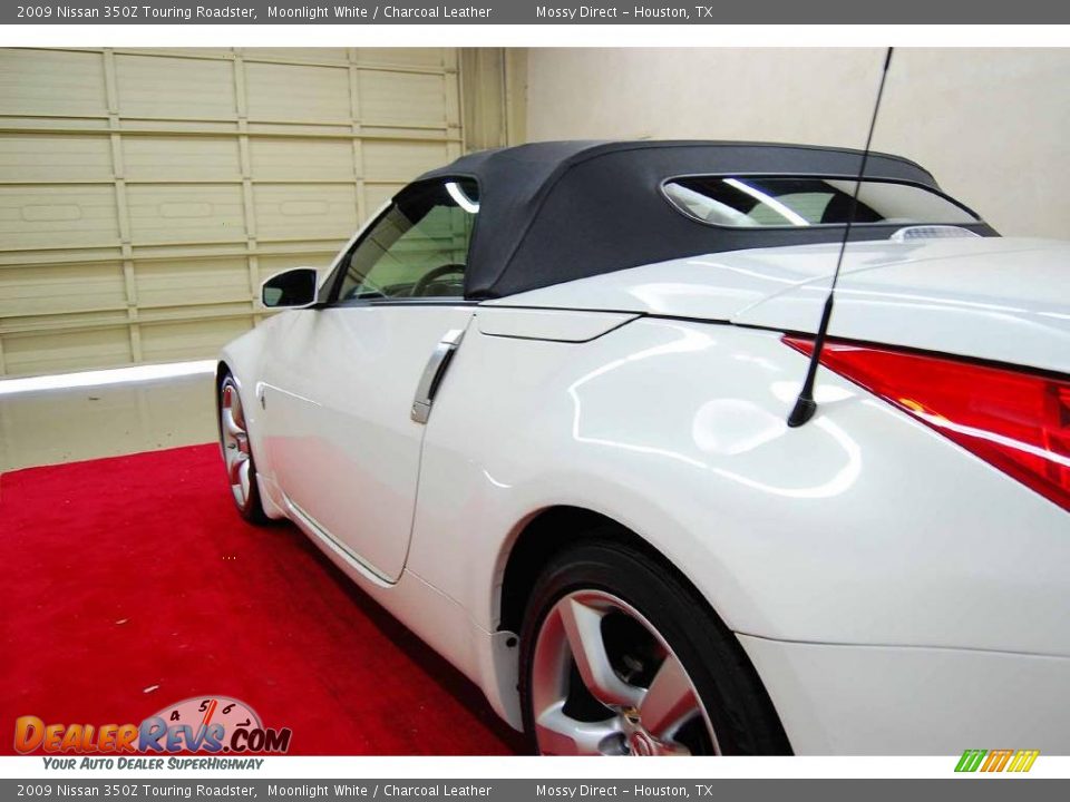 2009 Nissan 350Z Touring Roadster Moonlight White / Charcoal Leather Photo #8