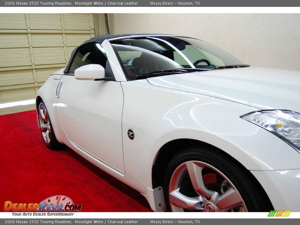 2009 Nissan 350Z Touring Roadster Moonlight White / Charcoal Leather Photo #13
