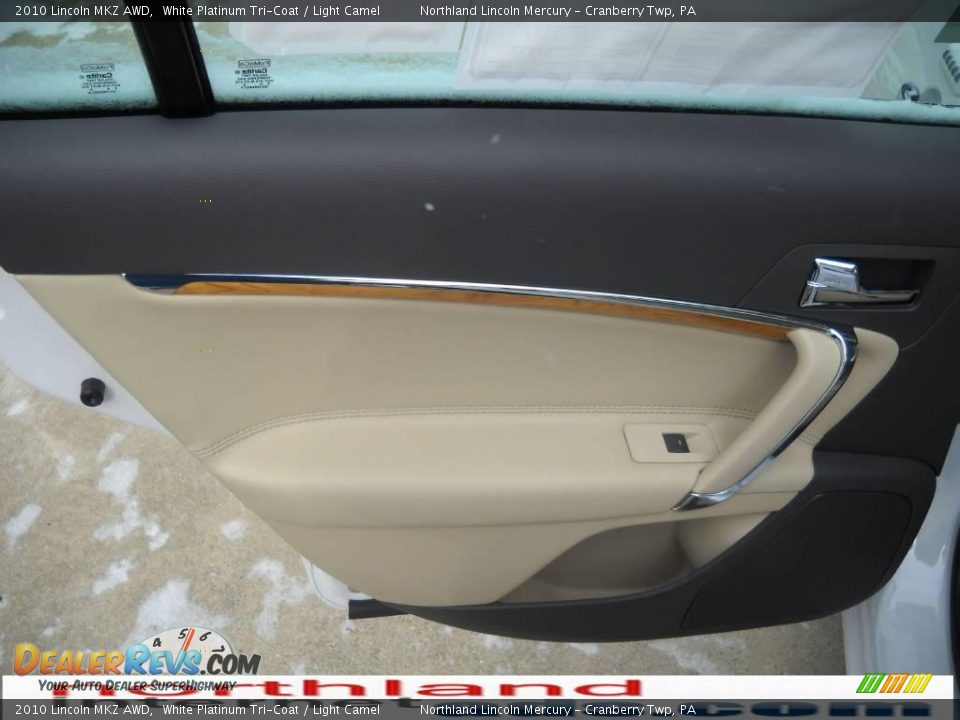 2010 Lincoln MKZ AWD White Platinum Tri-Coat / Light Camel Photo #10