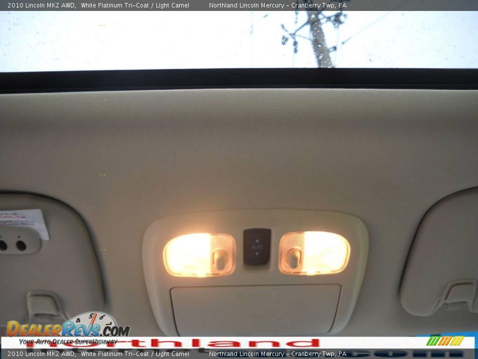 2010 Lincoln MKZ AWD White Platinum Tri-Coat / Light Camel Photo #16