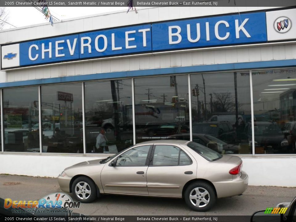 2005 Chevrolet Cavalier LS Sedan Sandrift Metallic / Neutral Beige Photo #1