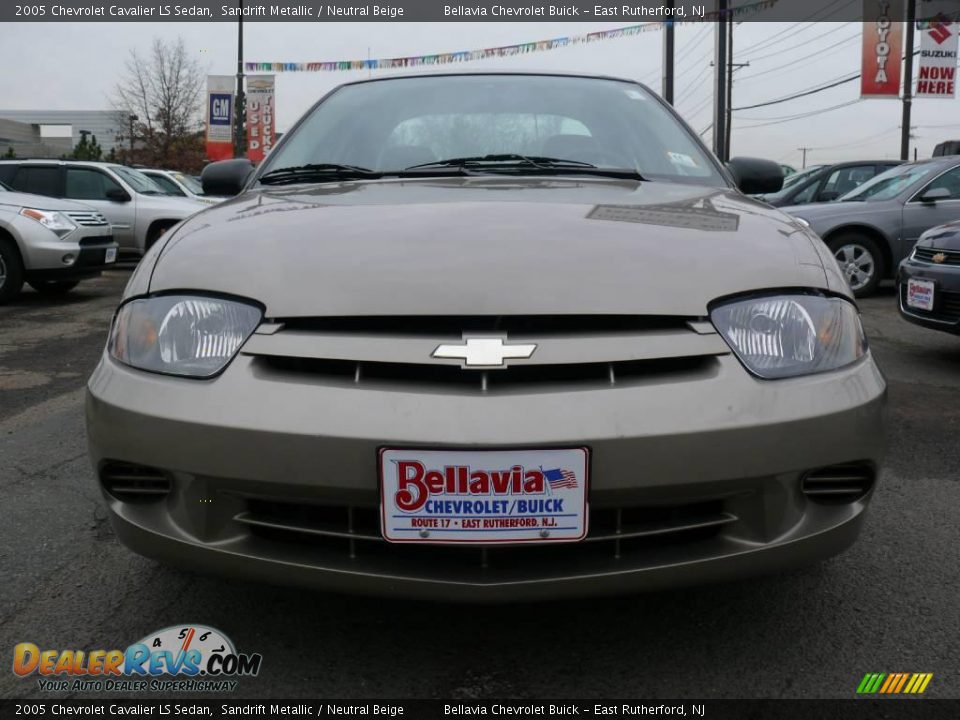 2005 Chevrolet Cavalier LS Sedan Sandrift Metallic / Neutral Beige Photo #2