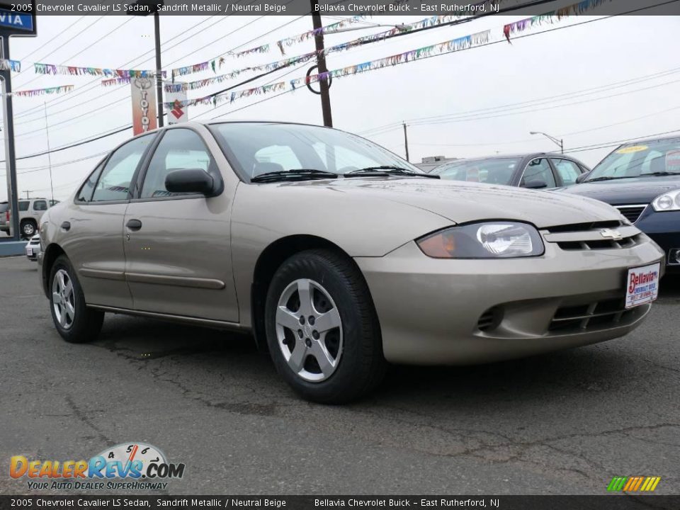 2005 Chevrolet Cavalier LS Sedan Sandrift Metallic / Neutral Beige Photo #3