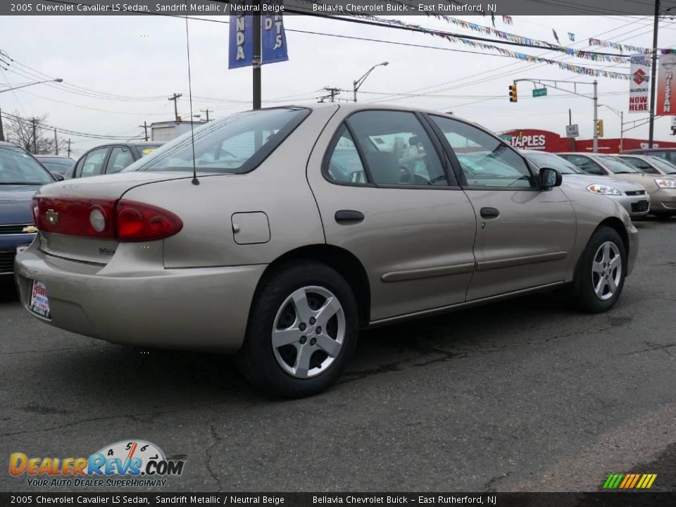 2005 Chevrolet Cavalier LS Sedan Sandrift Metallic / Neutral Beige Photo #4