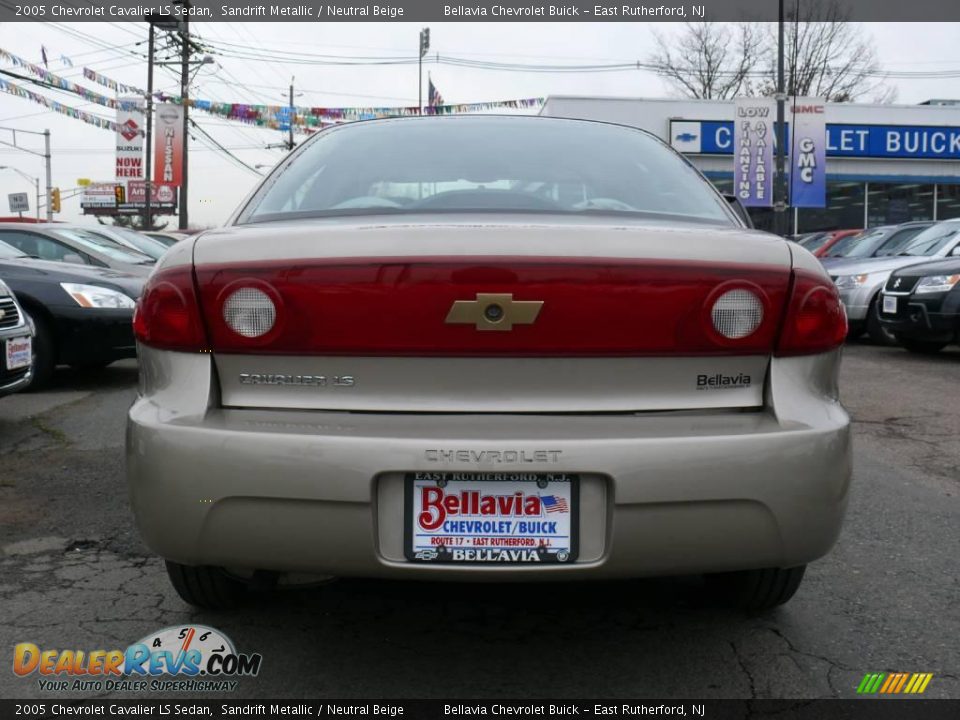 2005 Chevrolet Cavalier LS Sedan Sandrift Metallic / Neutral Beige Photo #5