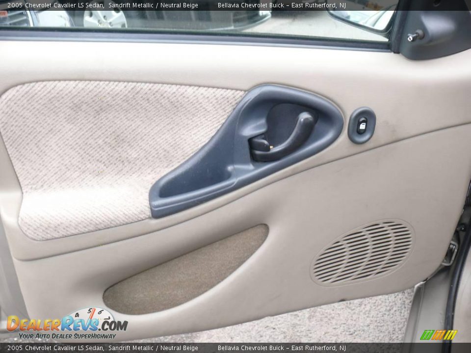 2005 Chevrolet Cavalier LS Sedan Sandrift Metallic / Neutral Beige Photo #6