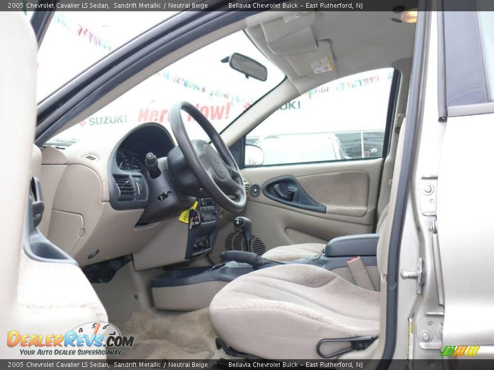 2005 Chevrolet Cavalier LS Sedan Sandrift Metallic / Neutral Beige Photo #7