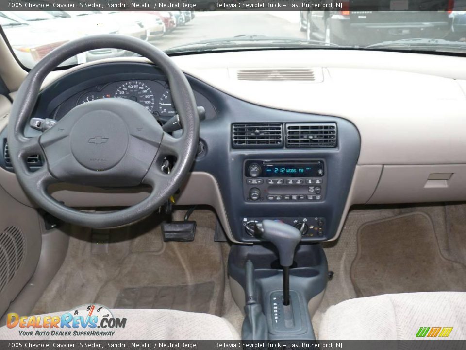2005 Chevrolet Cavalier LS Sedan Sandrift Metallic / Neutral Beige Photo #9
