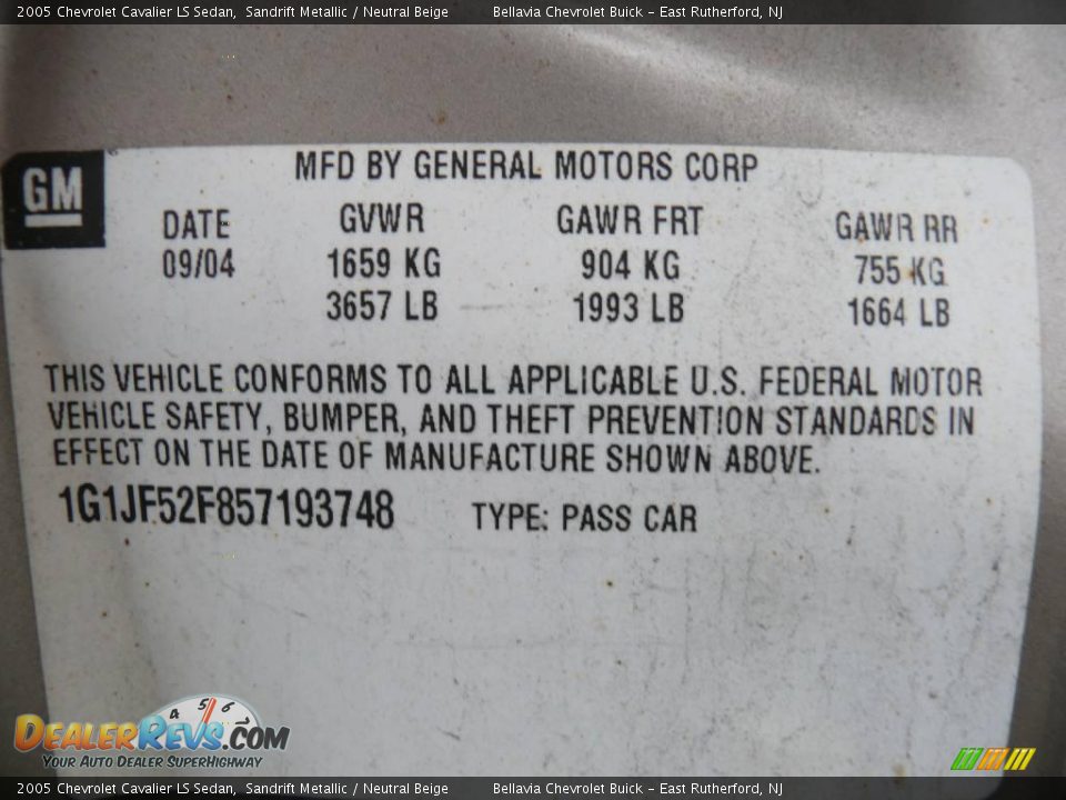 2005 Chevrolet Cavalier LS Sedan Sandrift Metallic / Neutral Beige Photo #14