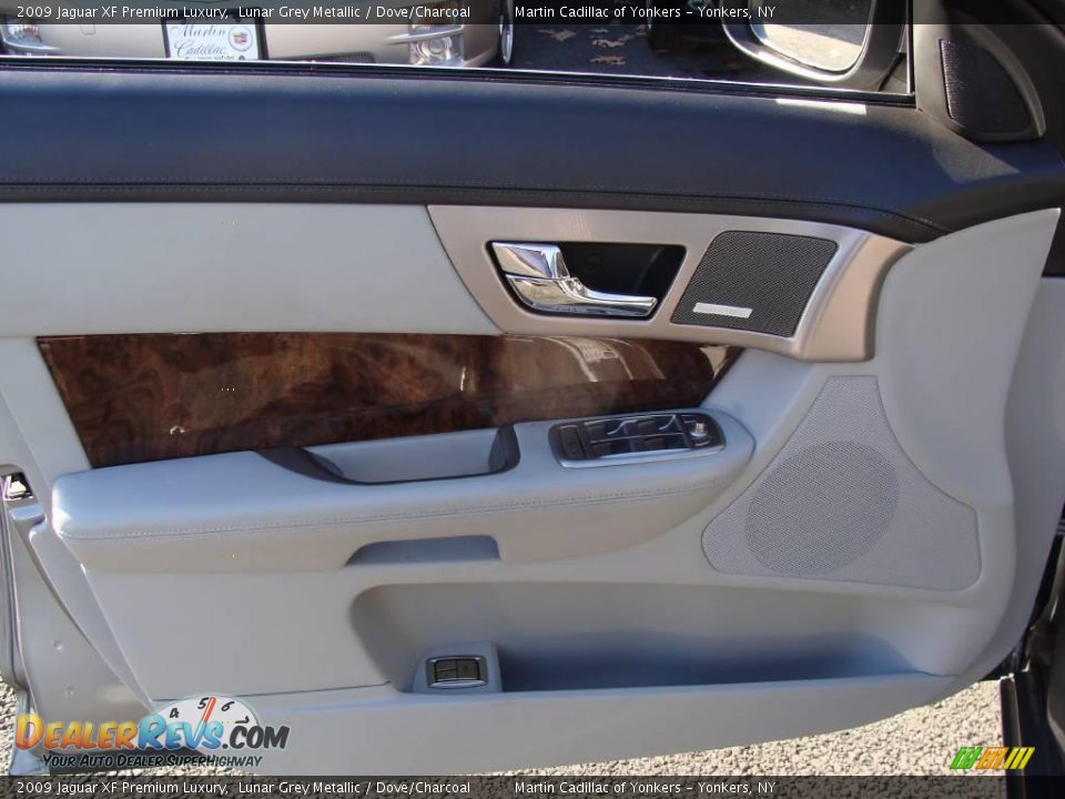 2009 Jaguar XF Premium Luxury Lunar Grey Metallic / Dove/Charcoal Photo #11