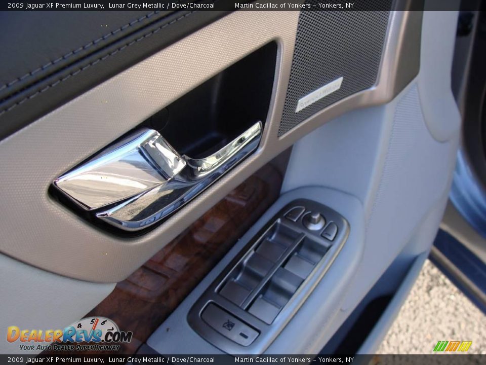 2009 Jaguar XF Premium Luxury Lunar Grey Metallic / Dove/Charcoal Photo #12