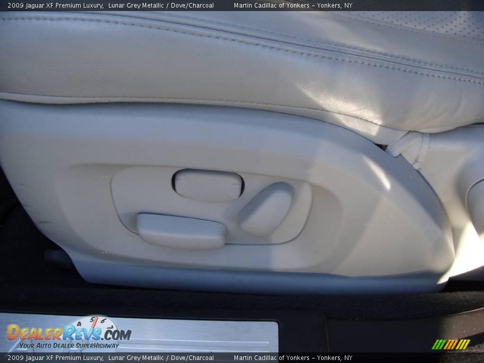 2009 Jaguar XF Premium Luxury Lunar Grey Metallic / Dove/Charcoal Photo #15