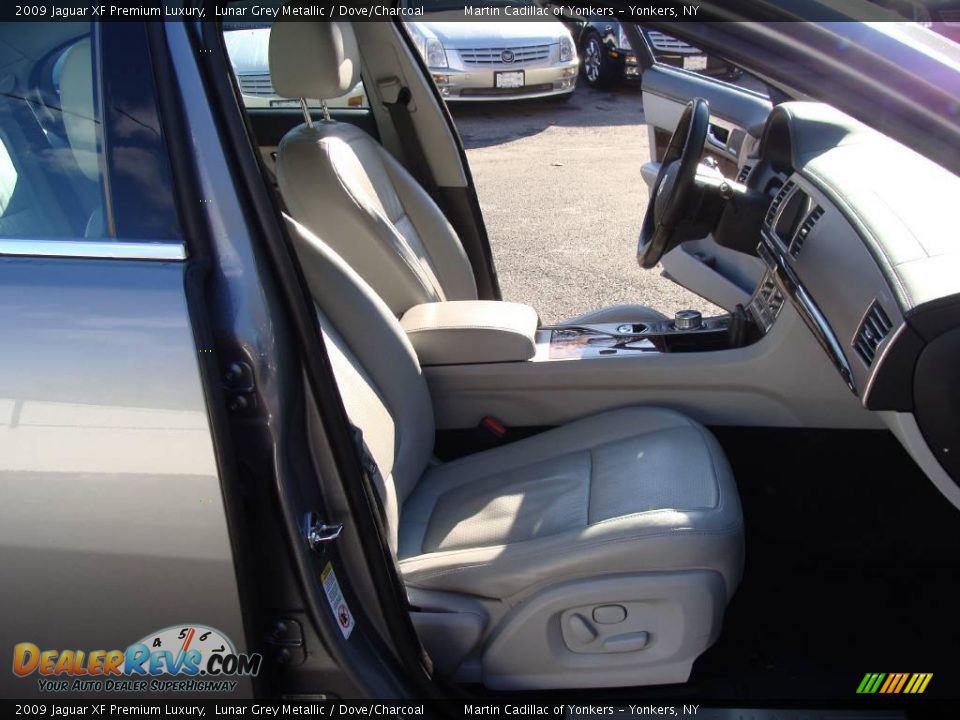 2009 Jaguar XF Premium Luxury Lunar Grey Metallic / Dove/Charcoal Photo #17