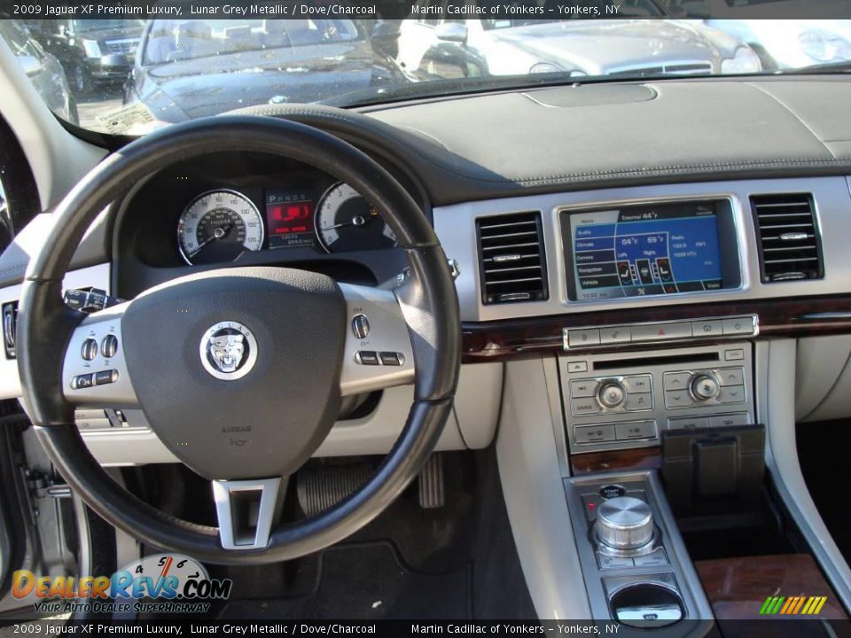 2009 Jaguar XF Premium Luxury Lunar Grey Metallic / Dove/Charcoal Photo #20