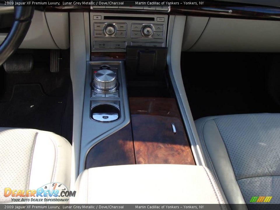 2009 Jaguar XF Premium Luxury Lunar Grey Metallic / Dove/Charcoal Photo #23