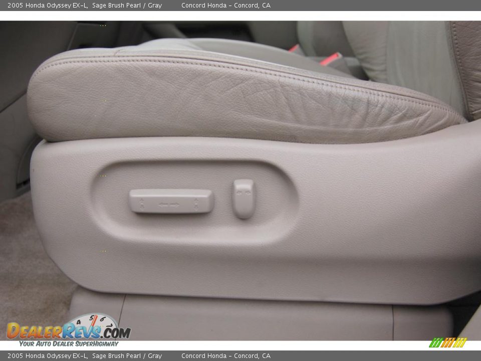 2005 Honda Odyssey EX-L Sage Brush Pearl / Gray Photo #18