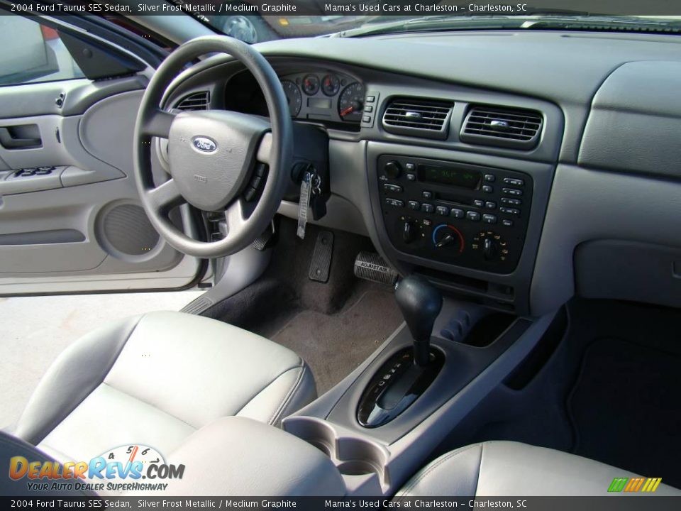 2004 Ford Taurus SES Sedan Silver Frost Metallic / Medium Graphite Photo #14