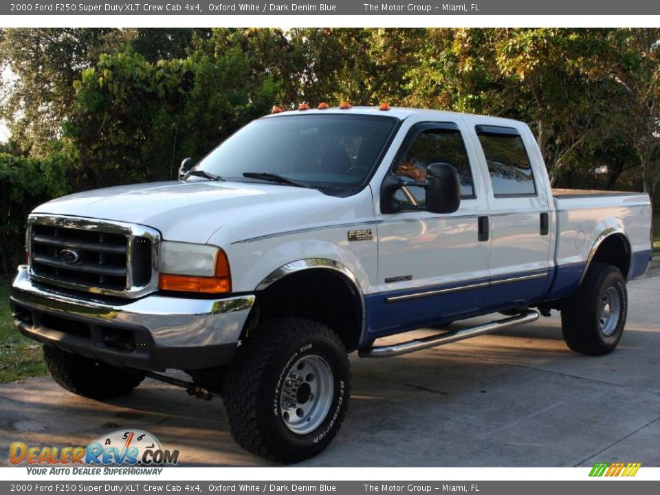 2000 Ford F250 Super Duty XLT Crew Cab 4x4 Oxford White / Dark Denim Blue Photo #1