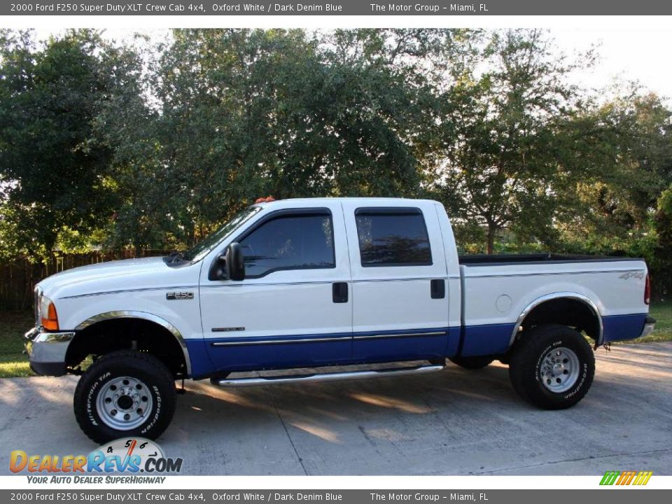 2000 Ford F250 Super Duty XLT Crew Cab 4x4 Oxford White / Dark Denim Blue Photo #3