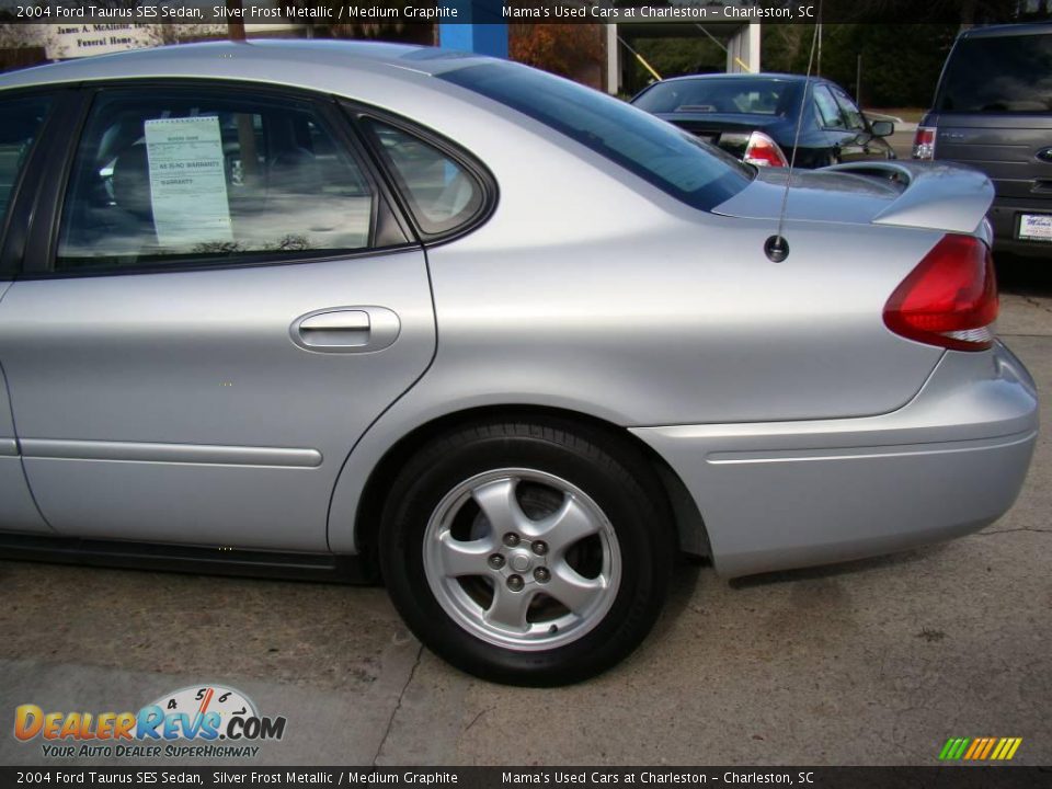 2004 Ford Taurus SES Sedan Silver Frost Metallic / Medium Graphite Photo #27