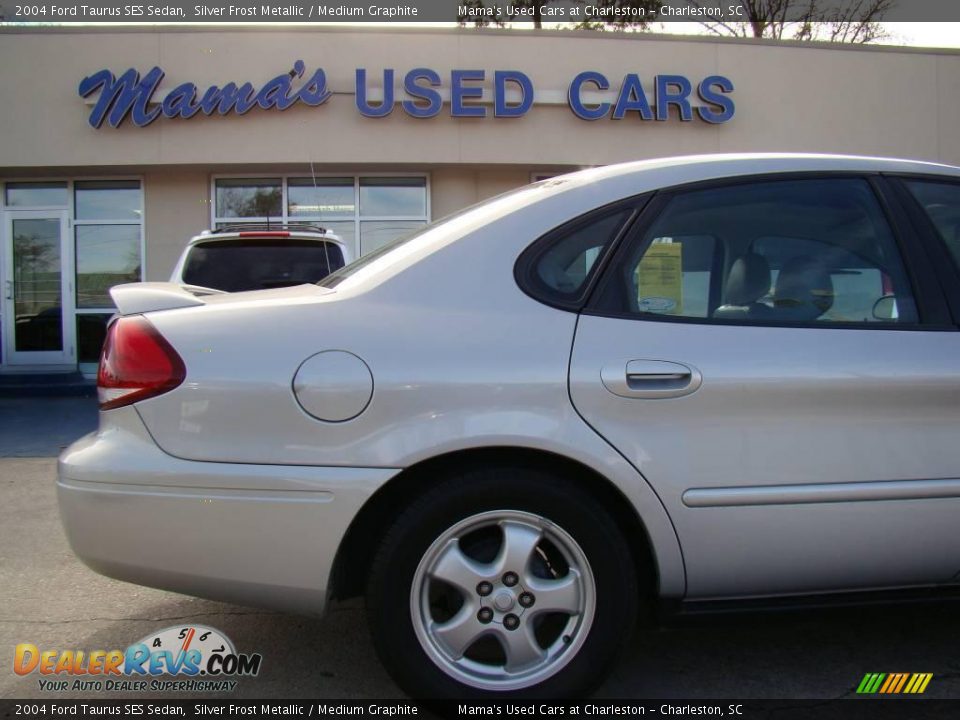 2004 Ford Taurus SES Sedan Silver Frost Metallic / Medium Graphite Photo #28