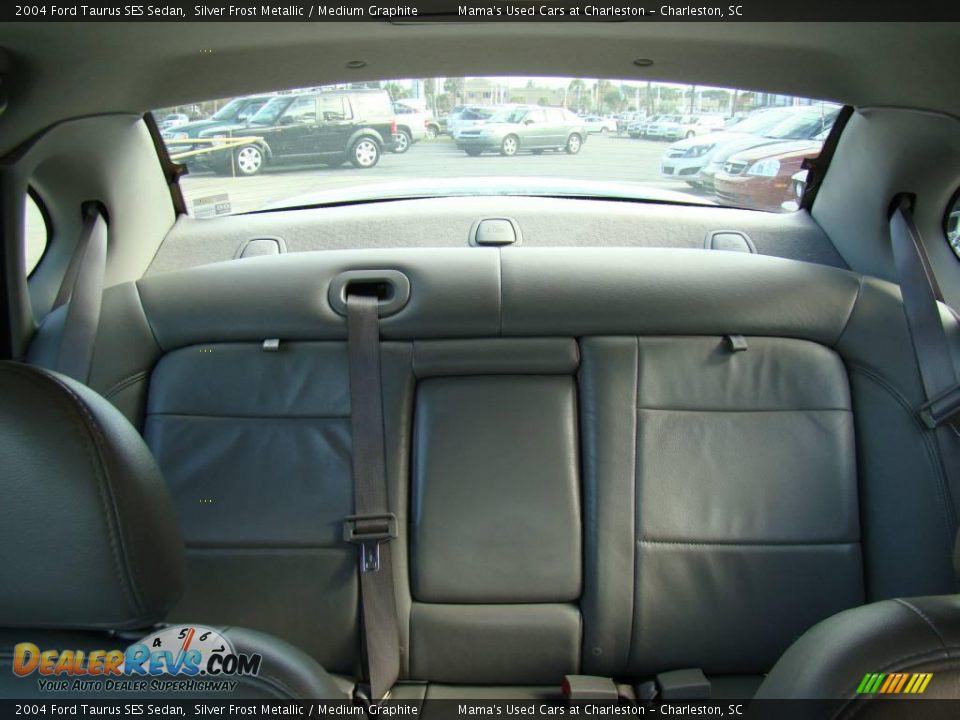 2004 Ford Taurus SES Sedan Silver Frost Metallic / Medium Graphite Photo #32