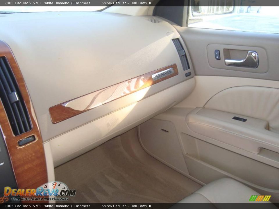 2005 Cadillac STS V8 White Diamond / Cashmere Photo #18