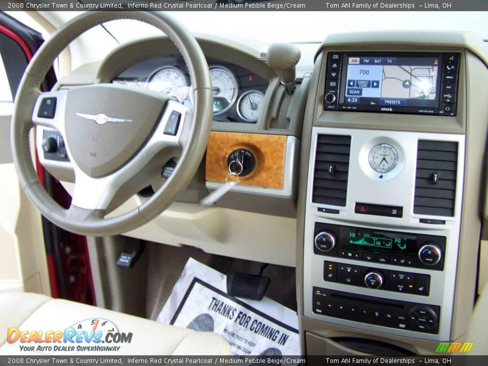 2008 Chrysler Town & Country Limited Inferno Red Crystal Pearlcoat / Medium Pebble Beige/Cream Photo #18