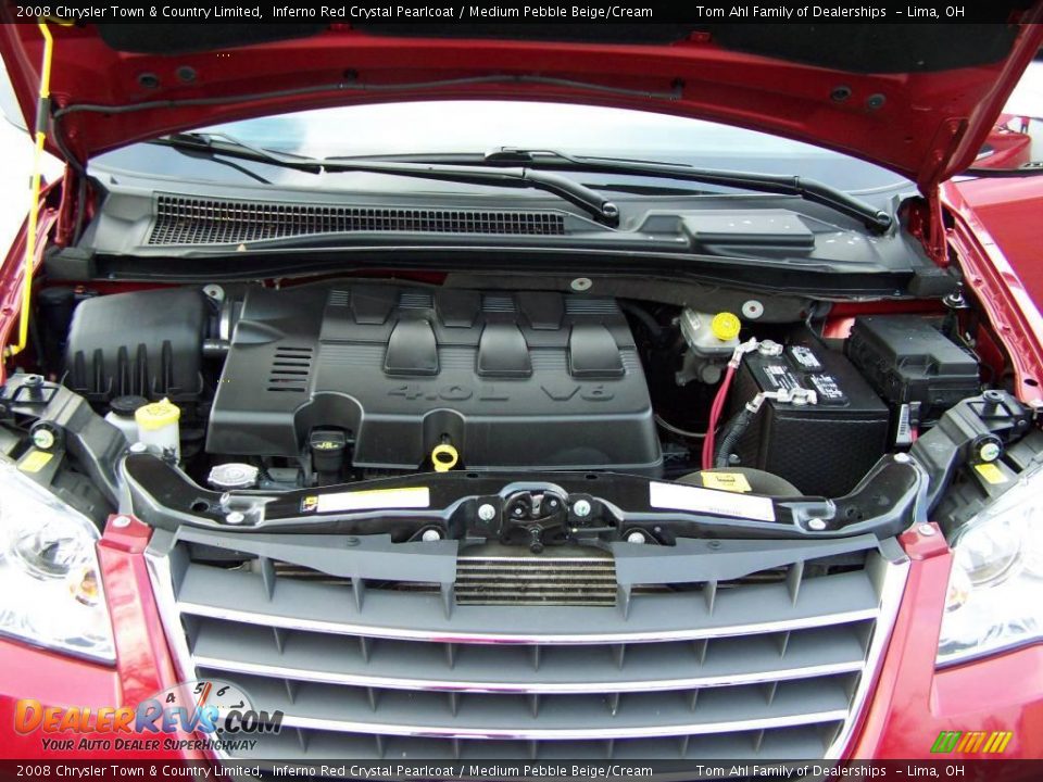 2008 Chrysler Town & Country Limited Inferno Red Crystal Pearlcoat / Medium Pebble Beige/Cream Photo #19