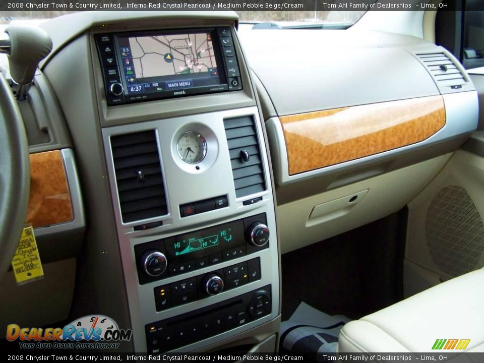 2008 Chrysler Town & Country Limited Inferno Red Crystal Pearlcoat / Medium Pebble Beige/Cream Photo #22