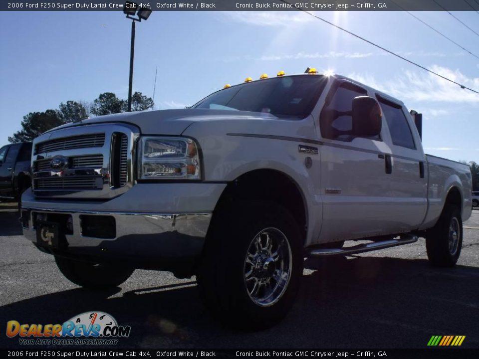 2006 Ford F250 Super Duty Lariat Crew Cab 4x4 Oxford White / Black Photo #4